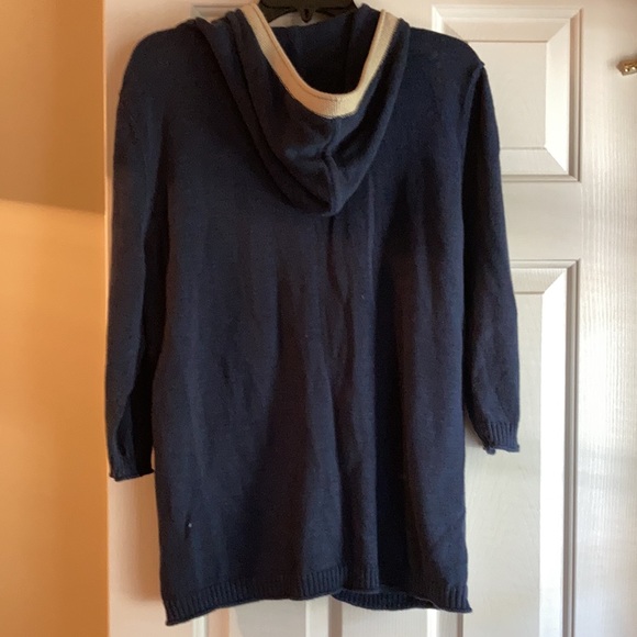 Top - Picture 2 of 2